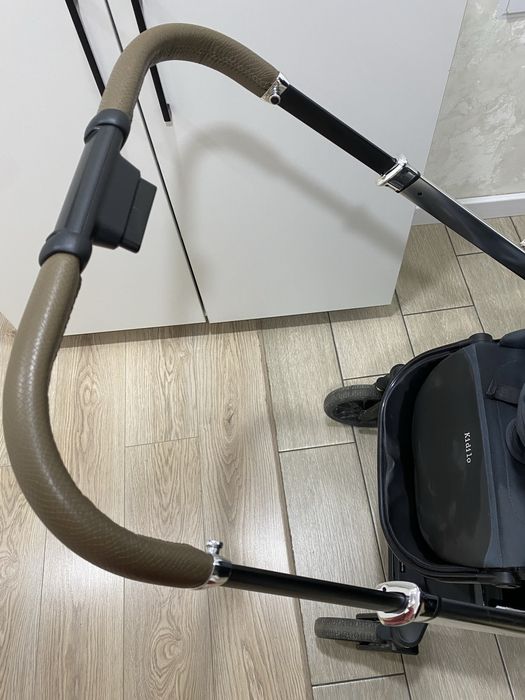 Продам универсальную коляску Kidilo 900