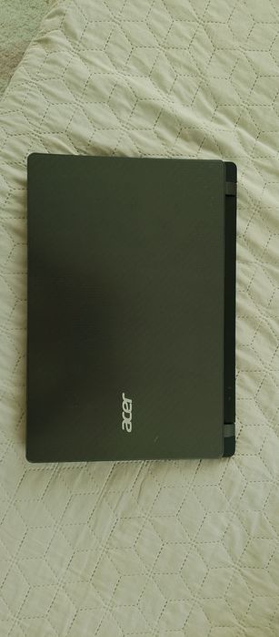 Acer Aspire V3-371, cu ecran de 14 inch