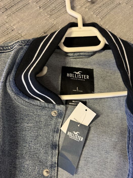 Vand geaca Hollister marimea L . Originala!