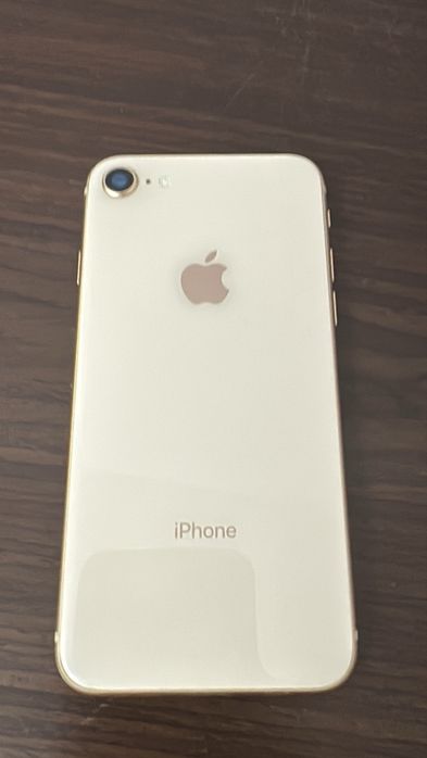 Продам Iphone 8 на 64 Гб