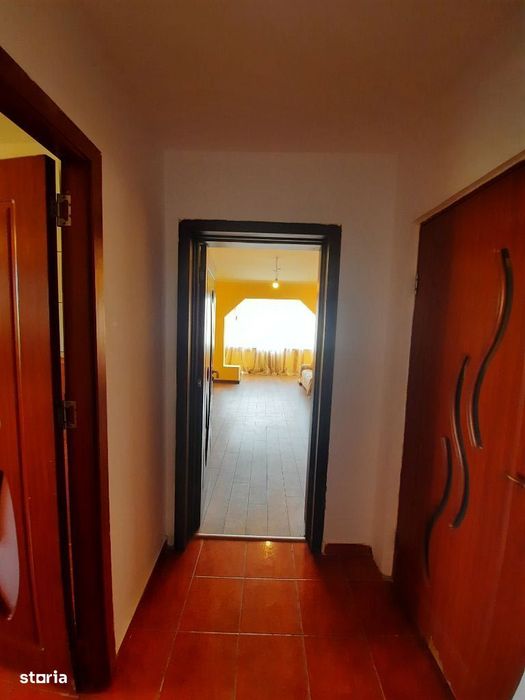 2 camere circular Brazda (Piata Baba Novac)