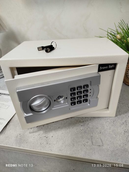 ДЁШЕВО продаётся сейф