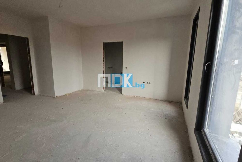 Двуетажна къща с 3 спални