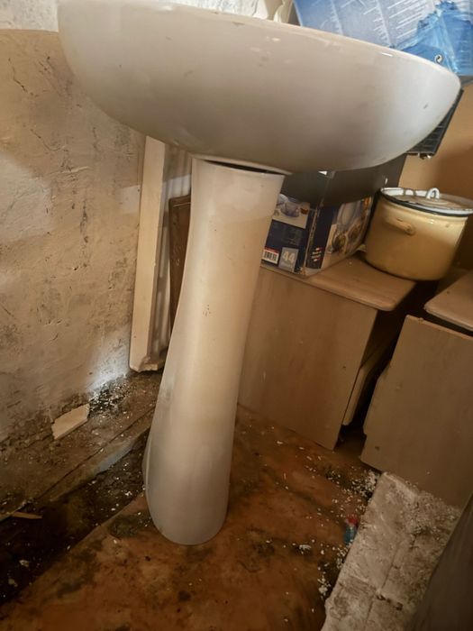 Раковина с пьедесталом