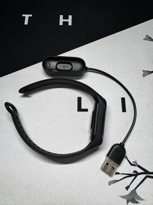 Продаю Mi Band 4, 5