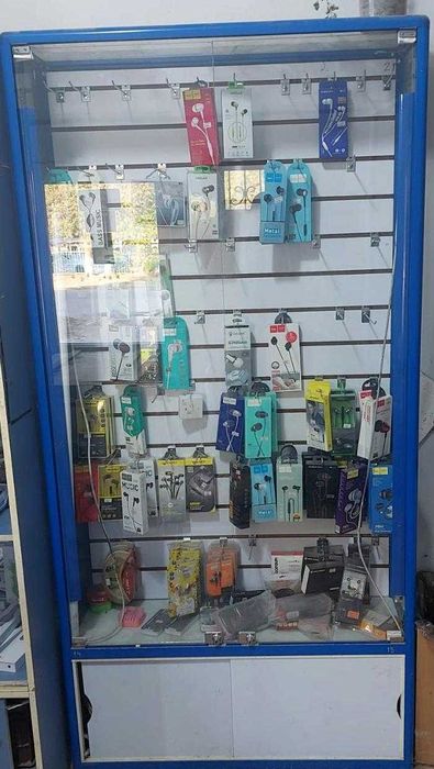 Продаются витрины б/у