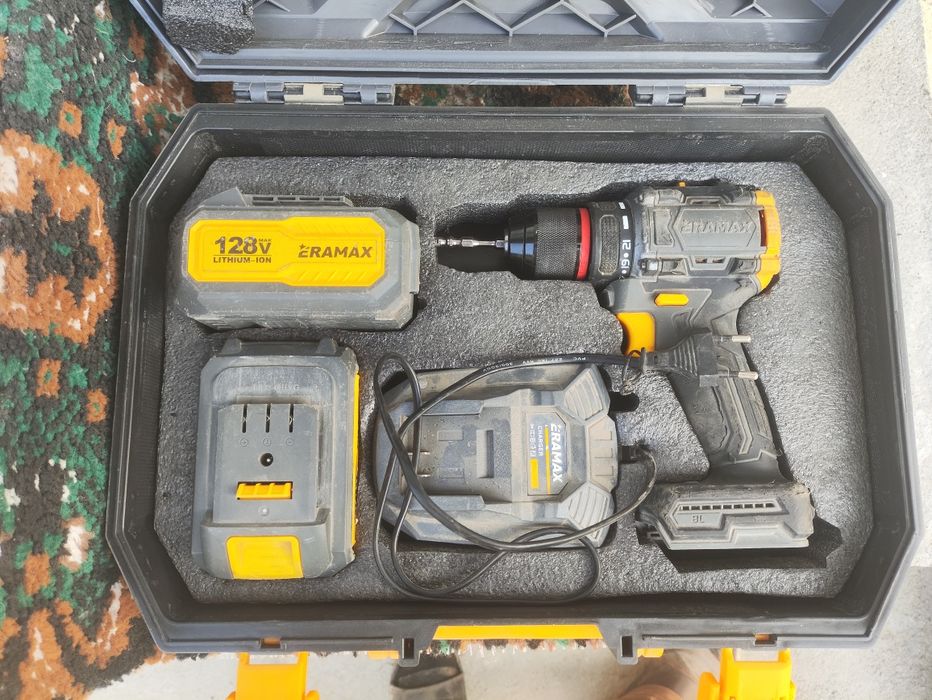 Шуруповёртлар  ва лазер уровень СРОЧНО СОТИЛАДИ