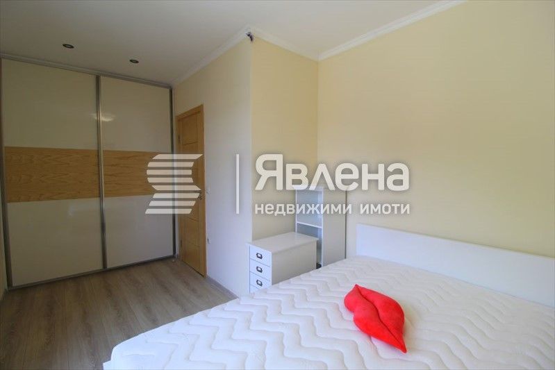 Тристаен апартамент