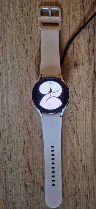 Samsung Galaxy S22 128GB с Galaxy Watch 4