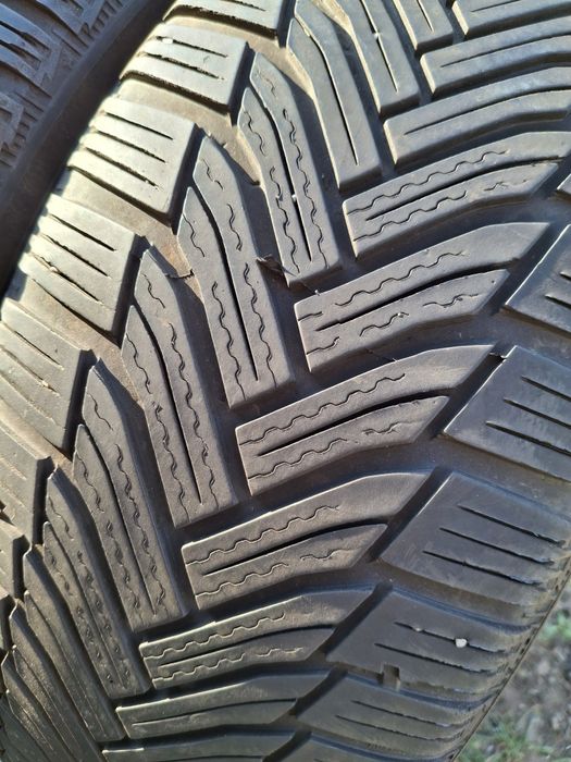 2 Anvelope de iarnă 215 60 r16 Michelin