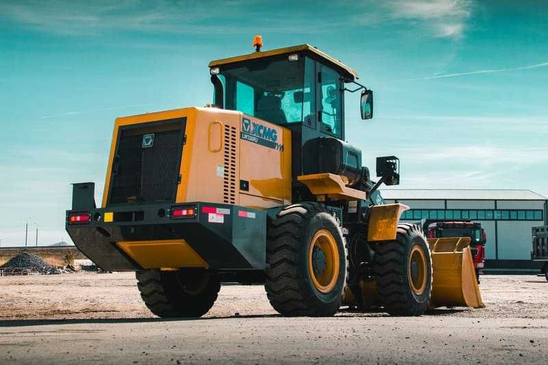 Услуги погрузчика! Уборка снега и строительного мусора.