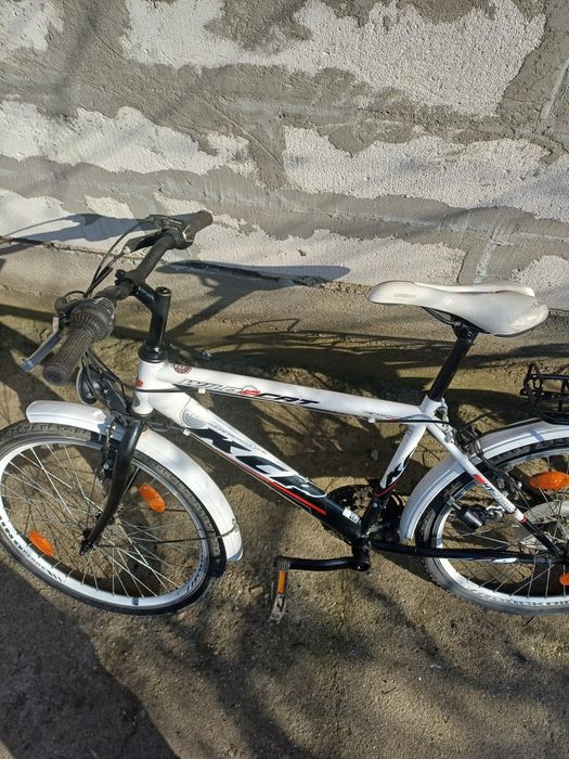 Vând 1 bicicleta