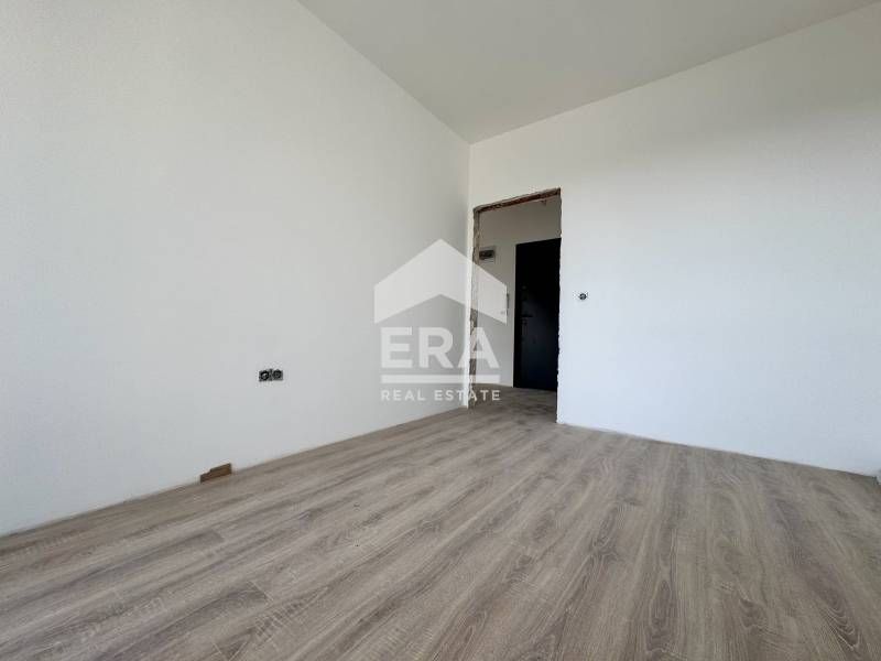 Многостаен апартамент с 3 спални, тип "мезонет", в нова сграда с разре