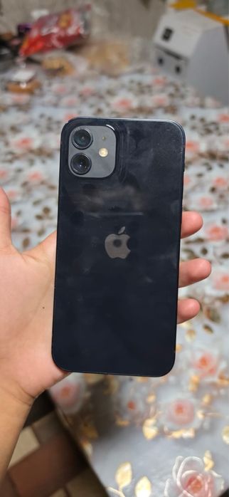 iphone 12 продаеться