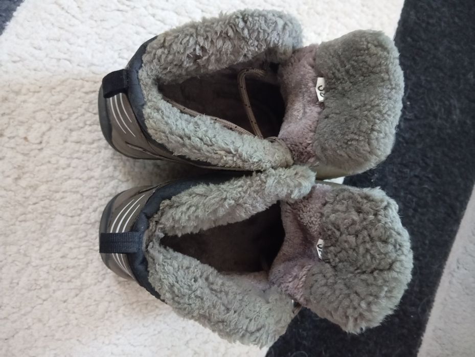 Продам зимние ботинки