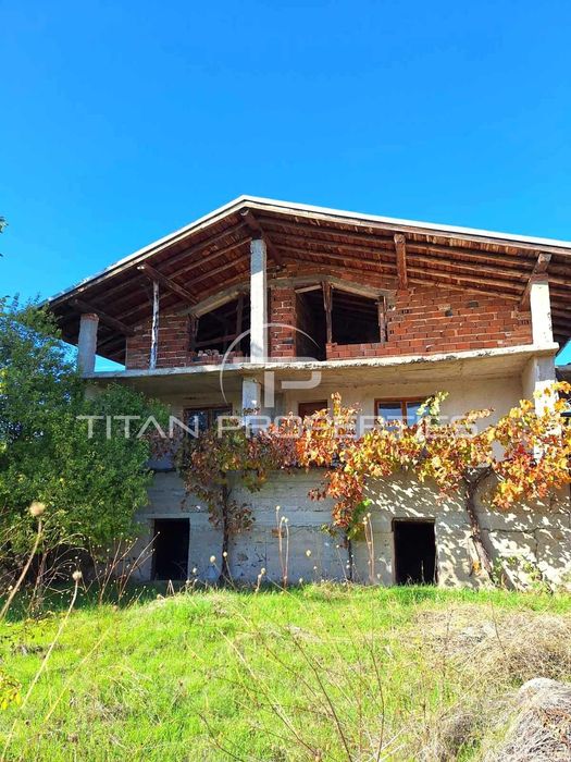 Двуетажна къща в Беловица