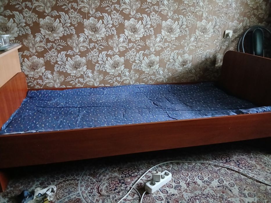 Кровать бу даром срочно