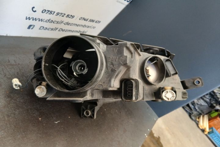 Far stanga 3C0941005AD 3C0941005AD Volkswagen VW Passat B6