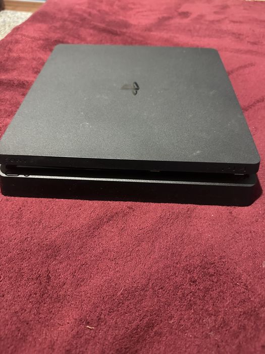 Vand consola PS4 Slim+2 controllere