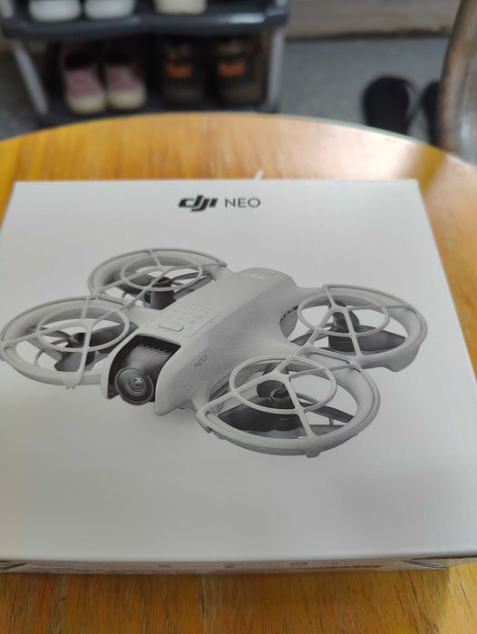 DJI Neo drone (fly more combo ,like new)