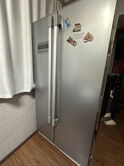 Холодильник Hotpoint Ariston