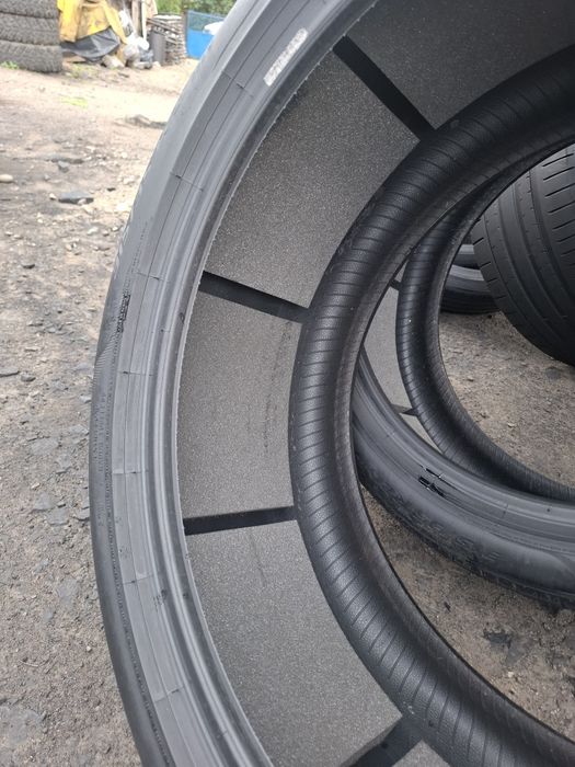 Vand 2 anvelope 315 35 21 pireli de vara bune dot 2024