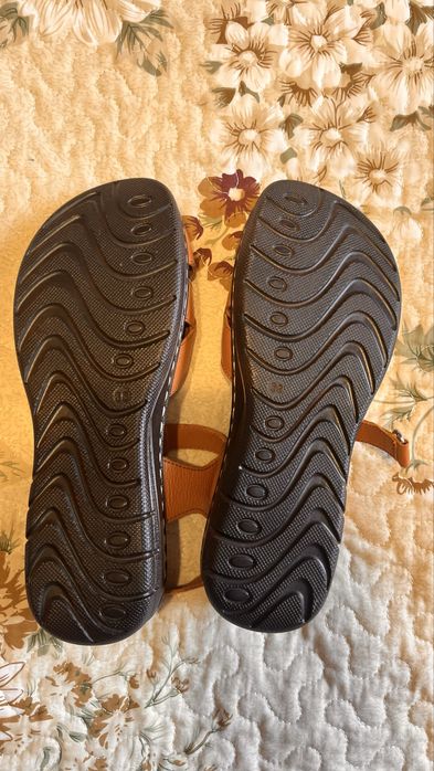 Сандали новые, 38 размер