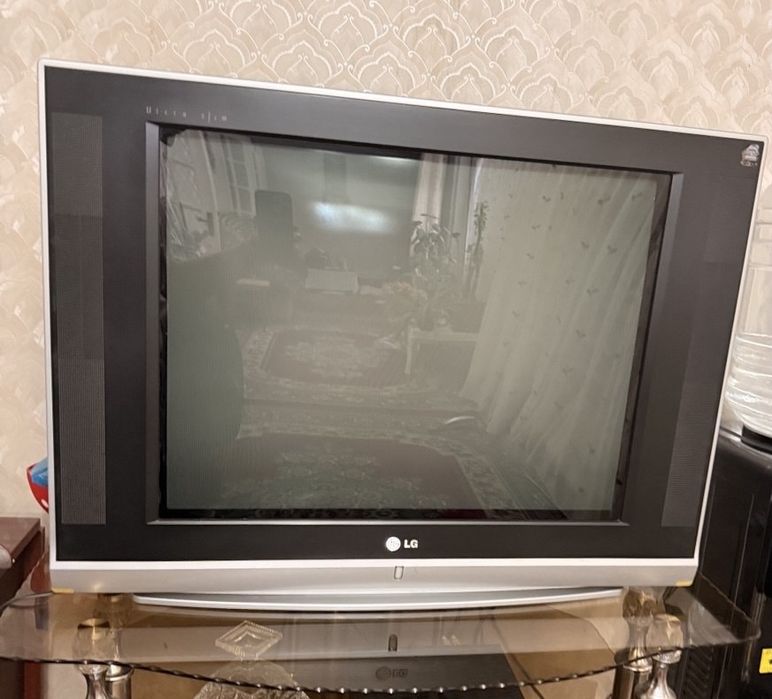 Телевизор LG, 500.000 тыс. Договоримся!