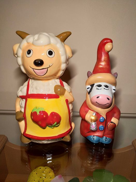 Сувениры. Ручки. Статуэтки.