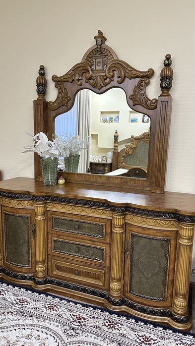 Продам спальный гарнитур