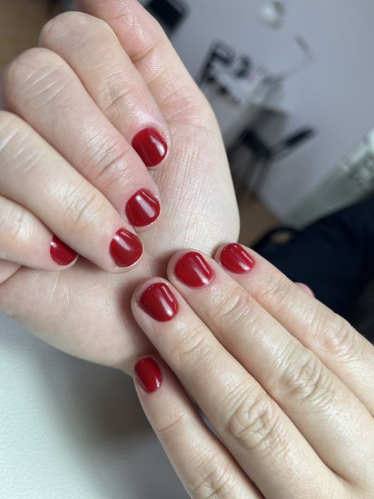 Маникюр и педикюр