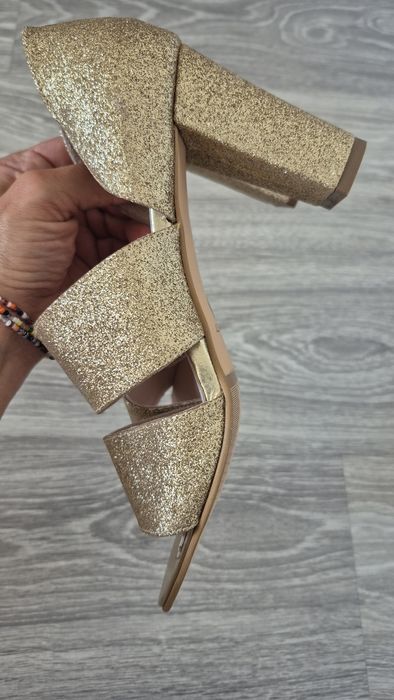 Sandale aurii 38 sau 38.5 Noi piele