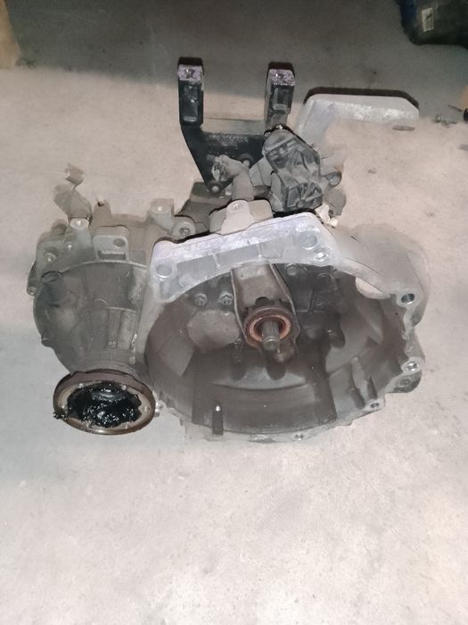 cutie de  viteze in 5 trepte skoda rapid 1.6 motorina 2015