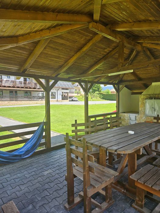 Pensiune cu 6 camere cu băi private, 18 locuri