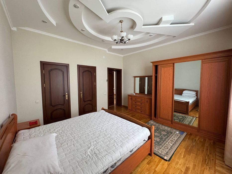 Сзади Мирабад Авеню сдаётся Дом на Аренду!