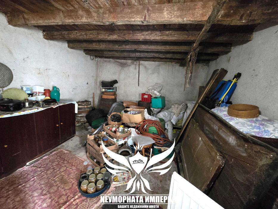 Продавам двуетажна вила/къща 140РЗП с 760кв.м. двор село Новаково