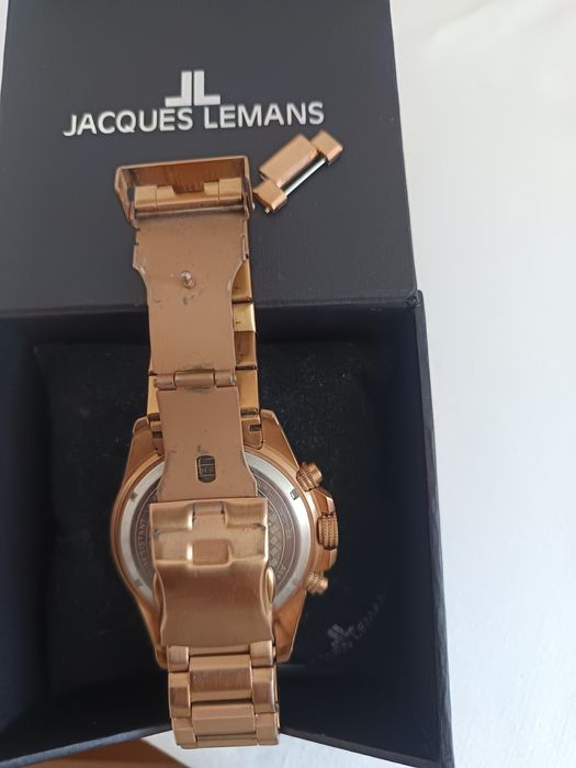Часовник Jacques lemans