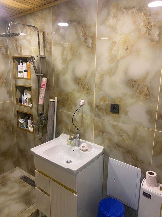 Гиждувон ш. 5 этажка дом срочно сотилади