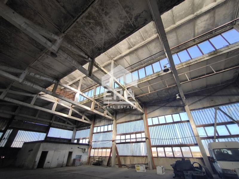 Дава се под наем Промишлена сграда в Хасково, Овчарски - 720 кв.м за 2203.2 € - Снимка #5