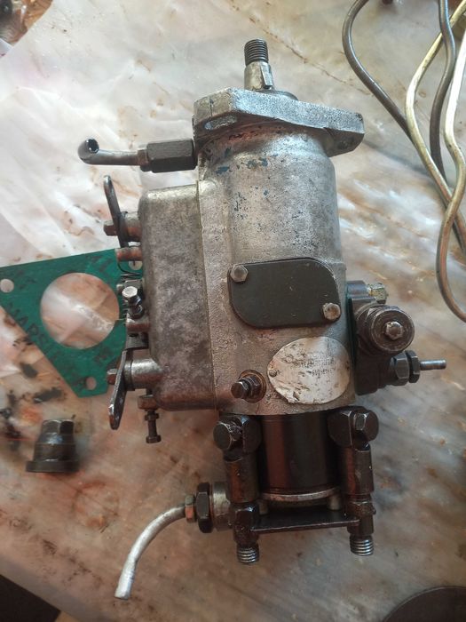 Pompa injectie in 4 in stare buna de functionare pe probe