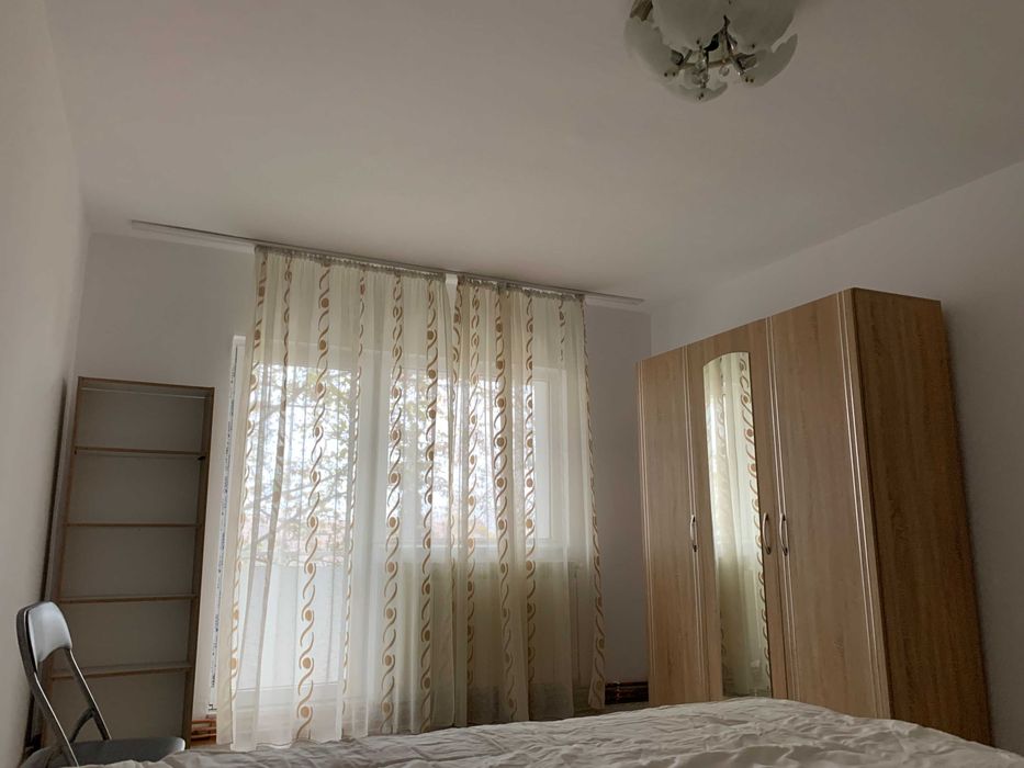Dau in chirie ap 3 camere, decomandat, et.2, Pta Cipariu, Cluj-Napoca