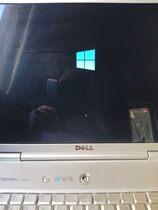 Лаптоп Dell Inspiron 1520