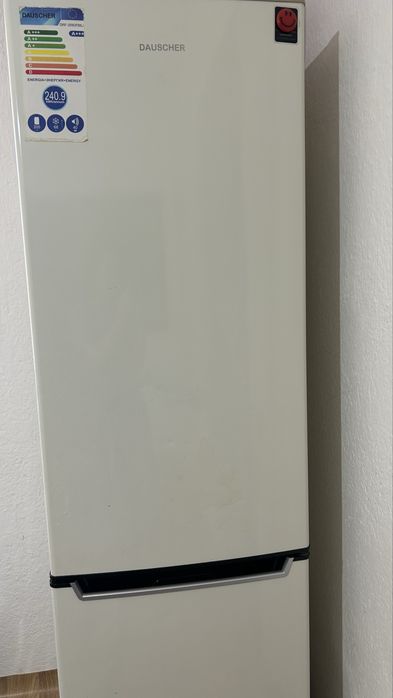 Холодильник Dauscher.