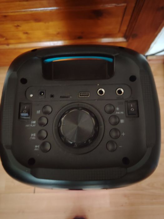 Vând  boxa Bluetooth