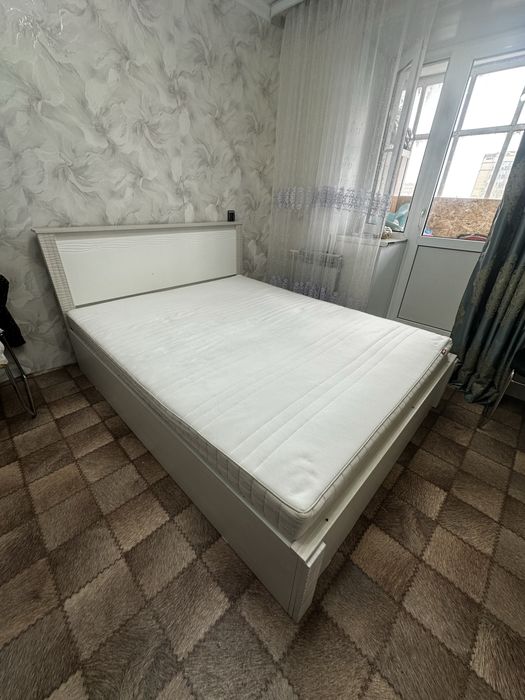 Продам кровать с матрасом!