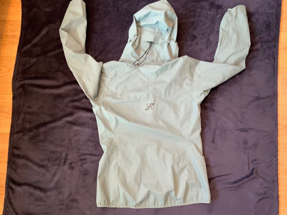 Revolution Race-оригинално яке 40м