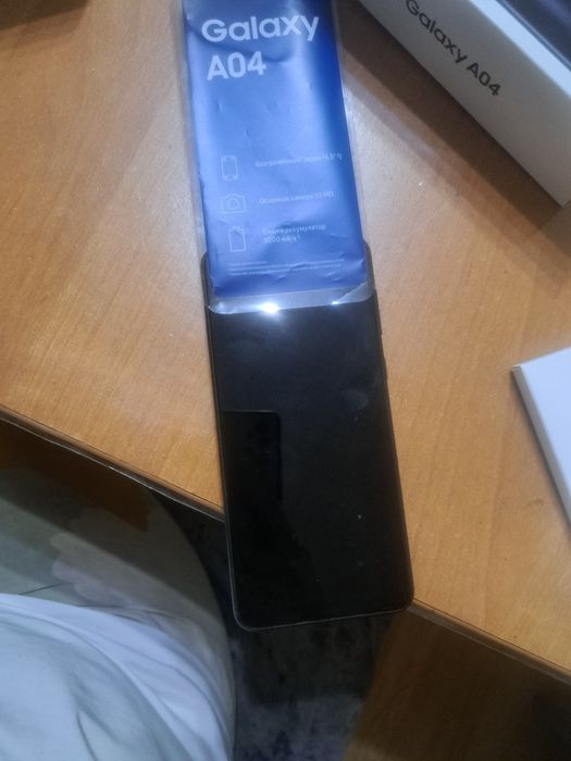 Samsung  A04   телефон