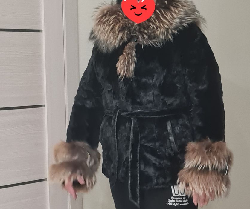 Продам шубу из норки с капюшоном