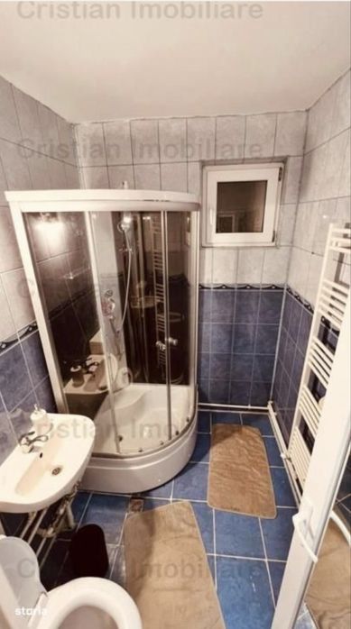 Inchiriez 2 cam ,conf 1,mobilat si utilat