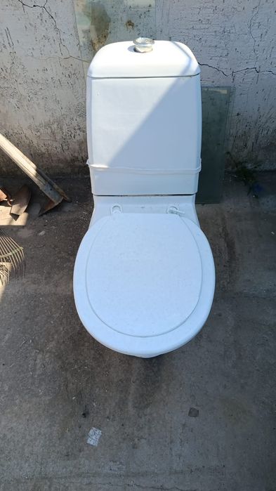 Продам унитаз в сборе, рабочий б/у